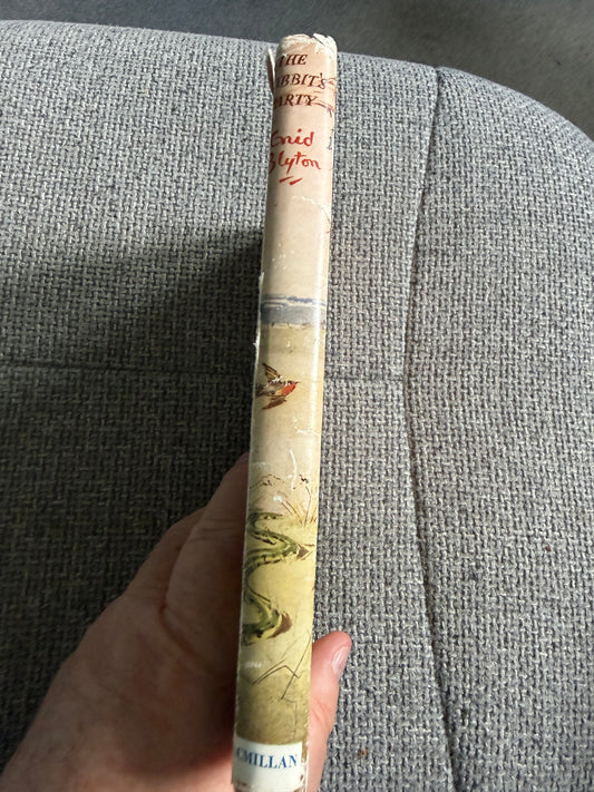 1958 The Rabbit’s Party (The 4th Nature Book) Enid Blyton (Eileen Soper illust) MacMillan & Co. Ltd.