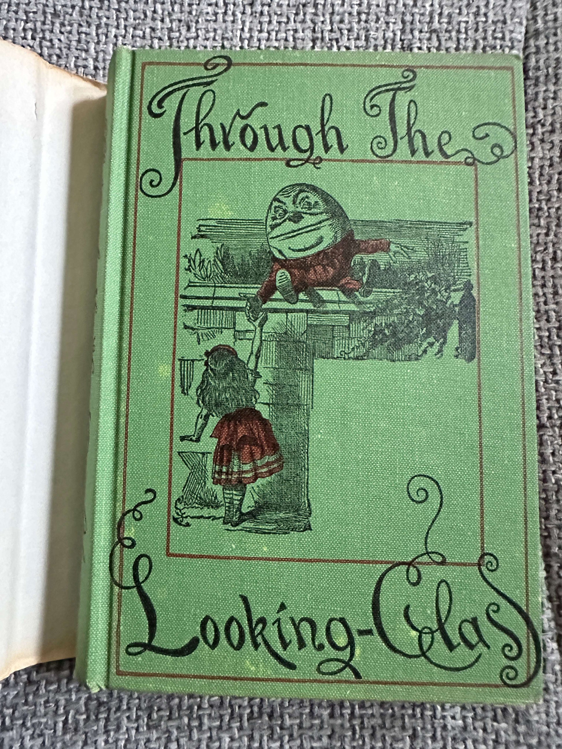 1962 Through The Looking Glass & What Alice Found There - Lewis Carroll (John Tenniel Illust) MacMillan & Co Ltd.