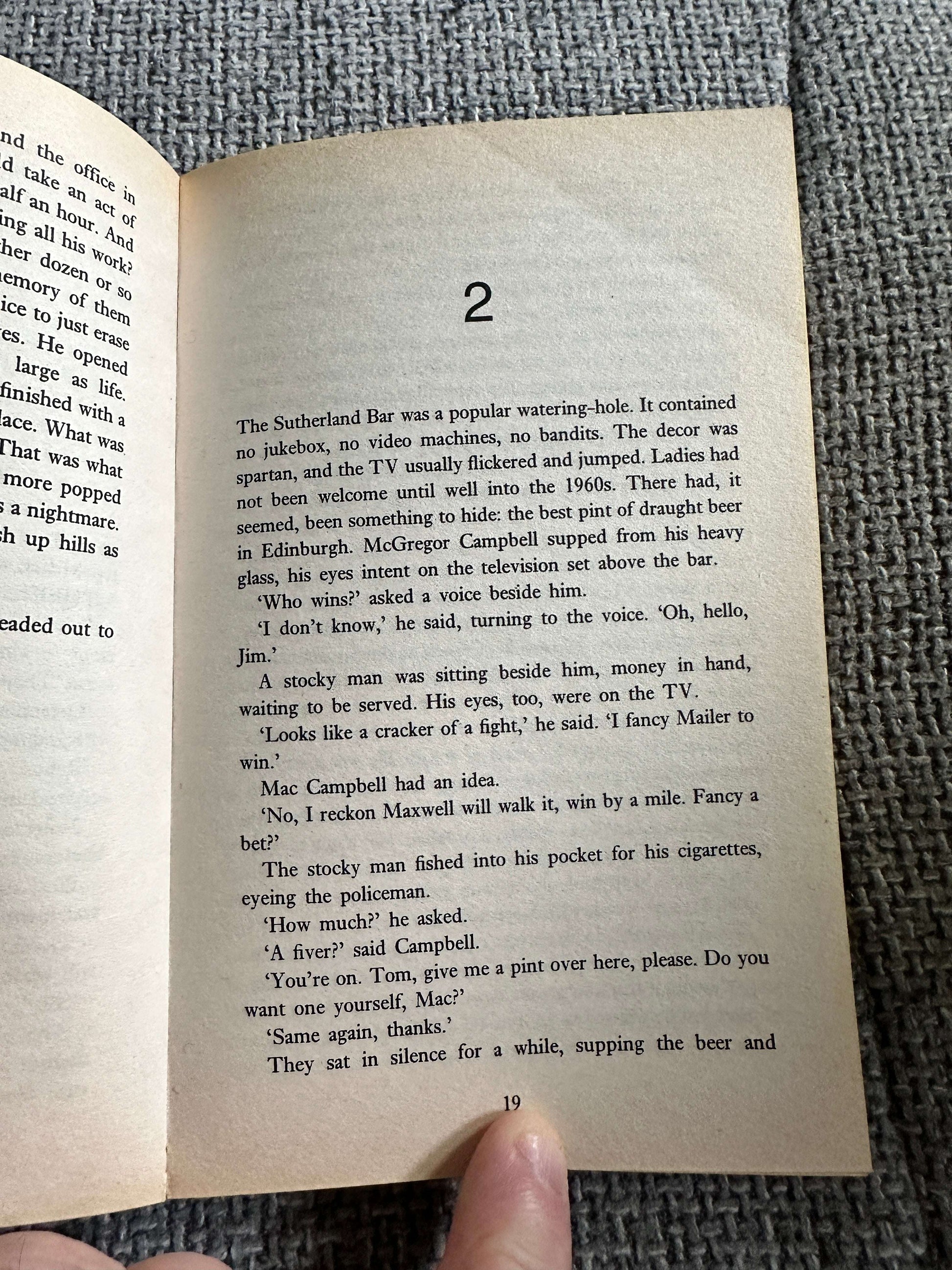 2001 Knots & Crosses - Ian Rankin (Orion)