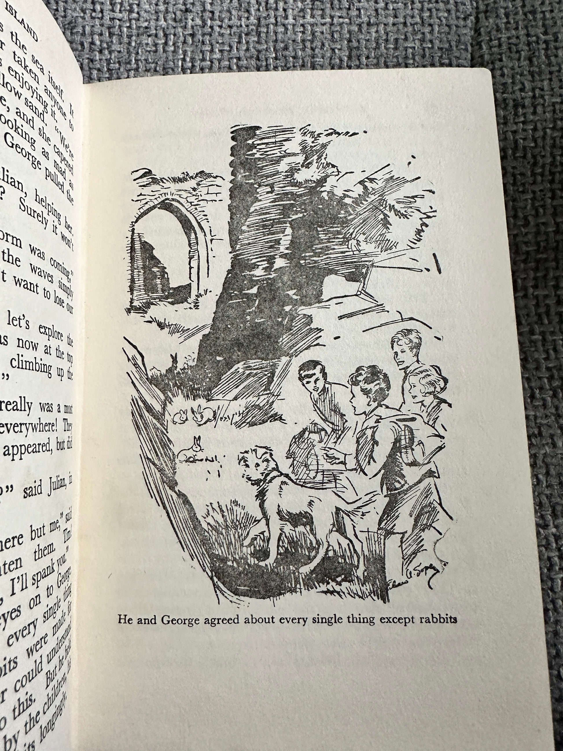 1961 Five On A Treasure Island - Enid Blyton (Eileen A. Soper Illust) Hodder & Stoughton