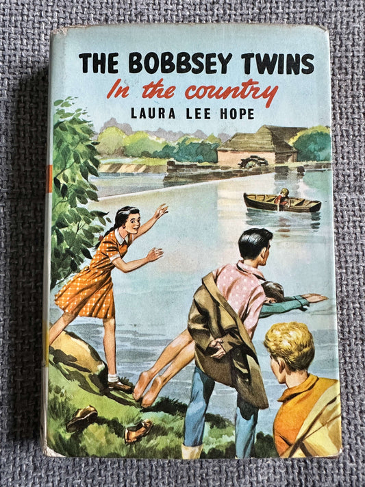 1966 The Bobbsey Twins In The Country - Laura Lee Hope (World Distributors (Manchester) Ltd - Honeyburn Books (UK)