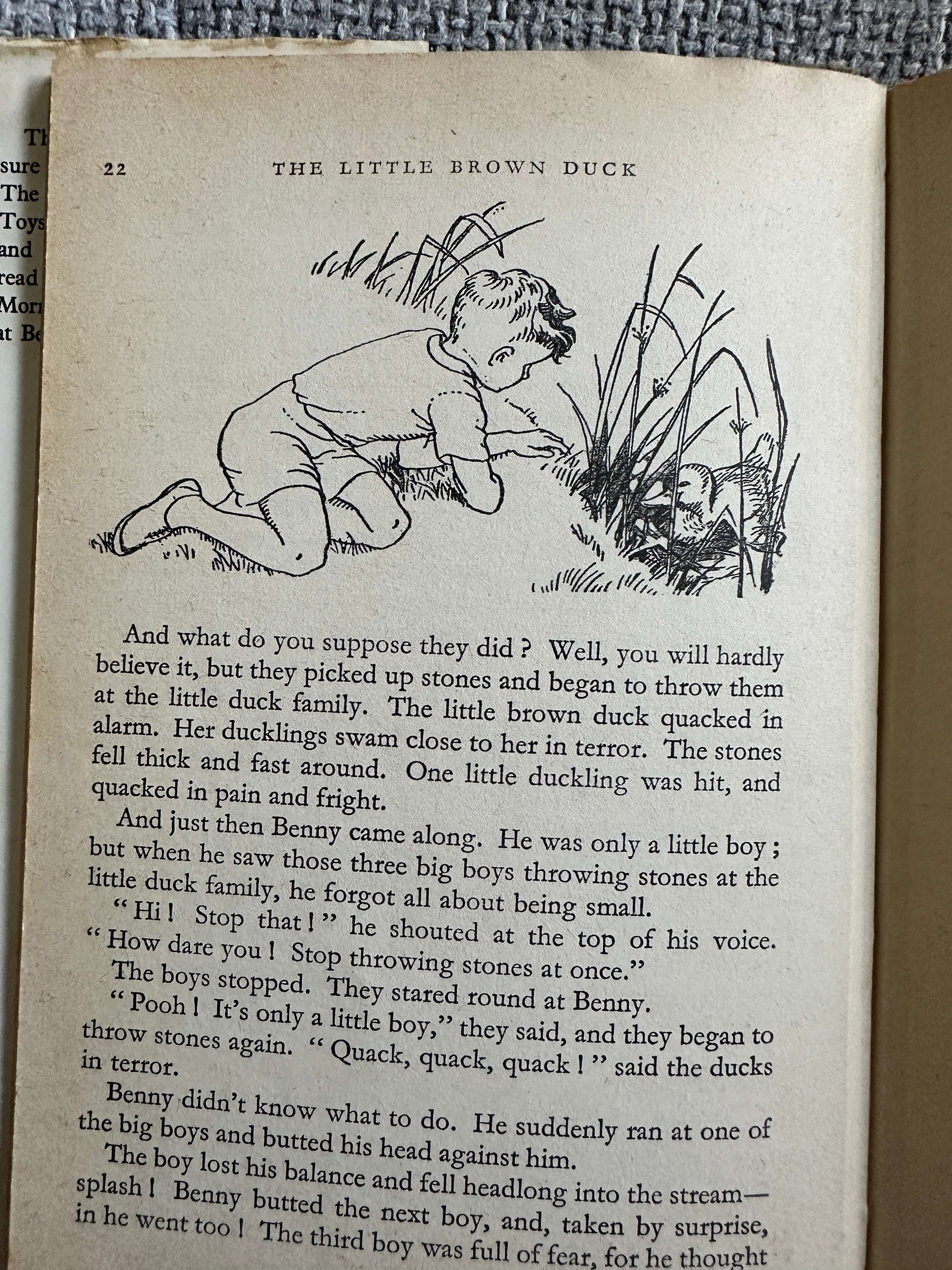 1963 Round The Clock Stories - Enid Blyton (Dean & Son Ltd)