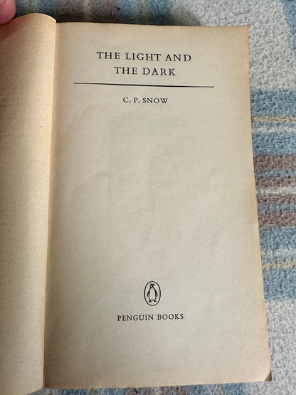 1965 The Light & The Dark - C. P. Snow(Penguin Books)