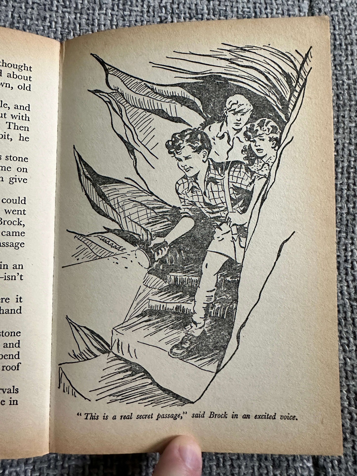 1959 Mystery Stories (The Secret of Cliff Castle / Smuggler Ben) Enid Blyton (Hilda McGavin cover, George Brook, G. W. Backhouse Illust) Collins