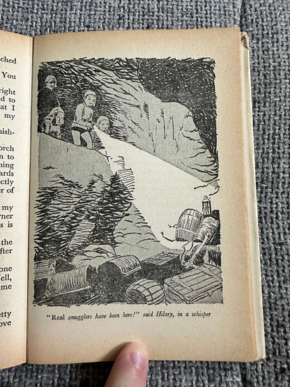 1959 Mystery Stories (The Secret of Cliff Castle / Smuggler Ben) Enid Blyton (Hilda McGavin cover, George Brook, G. W. Backhouse Illust) Collins
