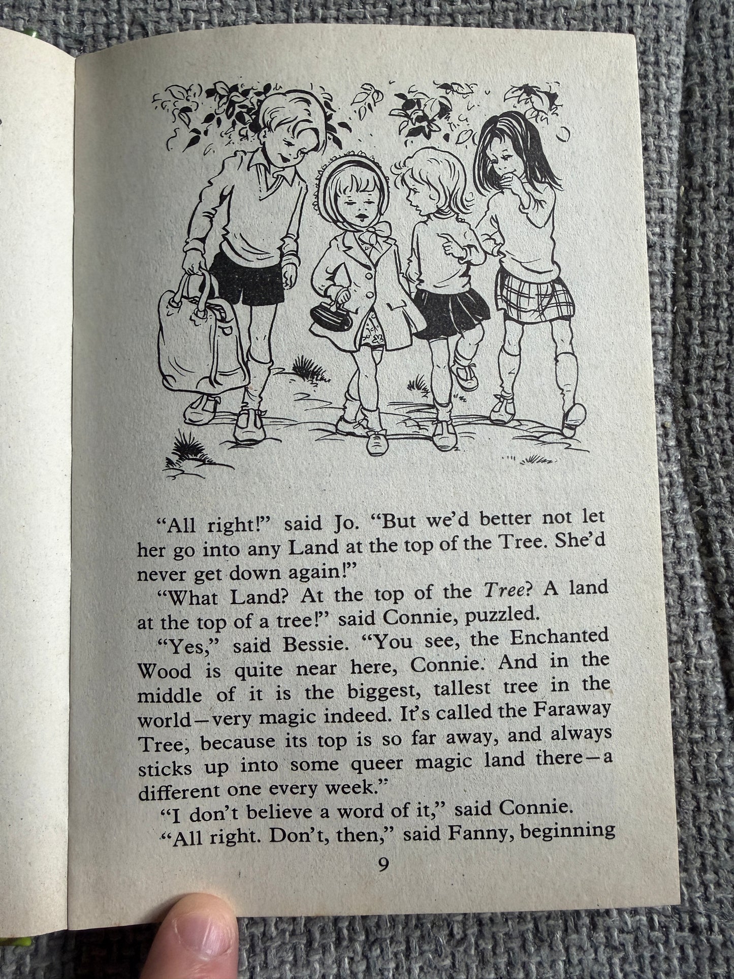 1972 The Folk Of The Faraway Tree - Enid Blyton (Dean & Son Ltd)