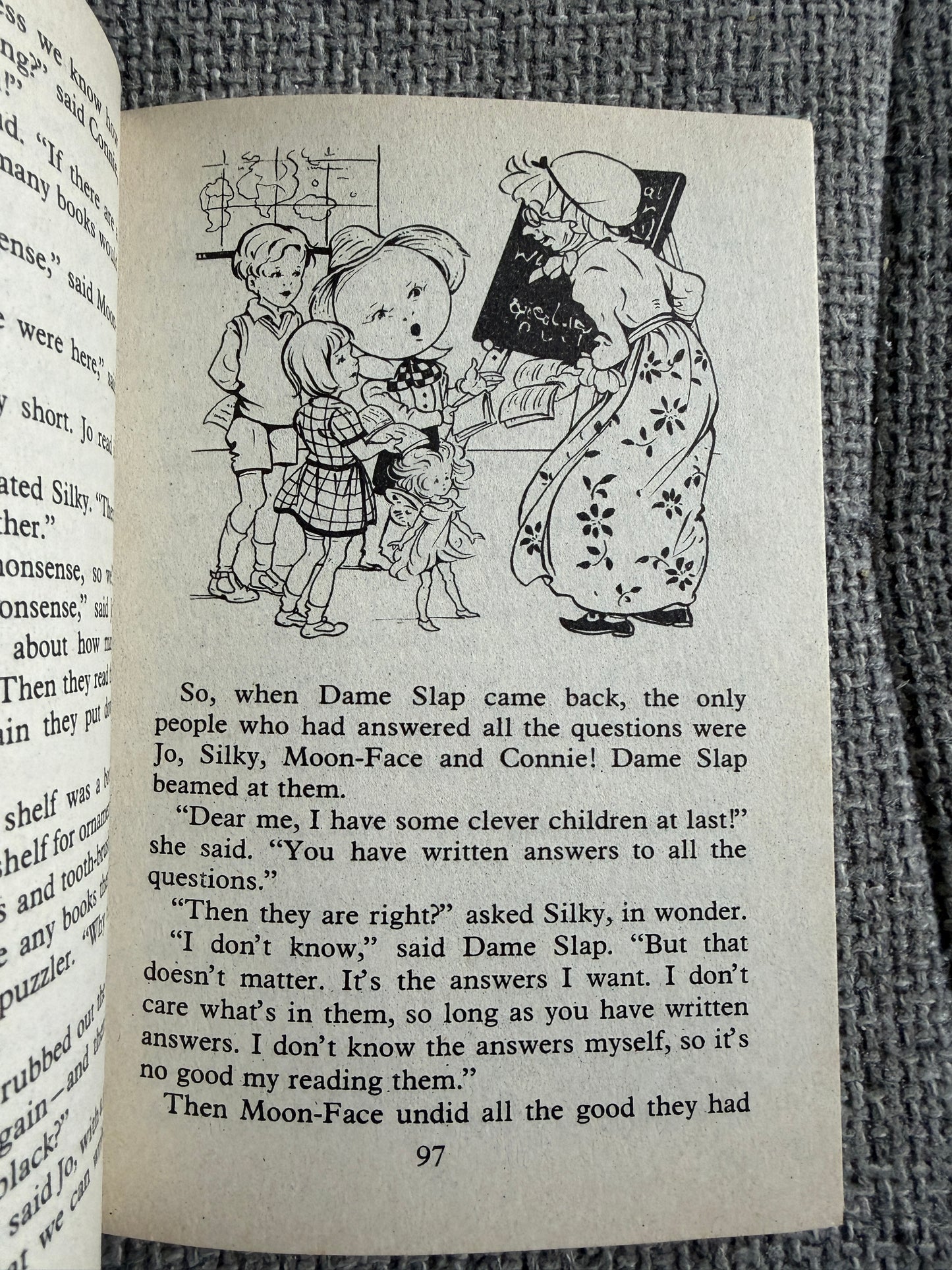 1972 The Folk Of The Faraway Tree - Enid Blyton (Dean & Son Ltd)