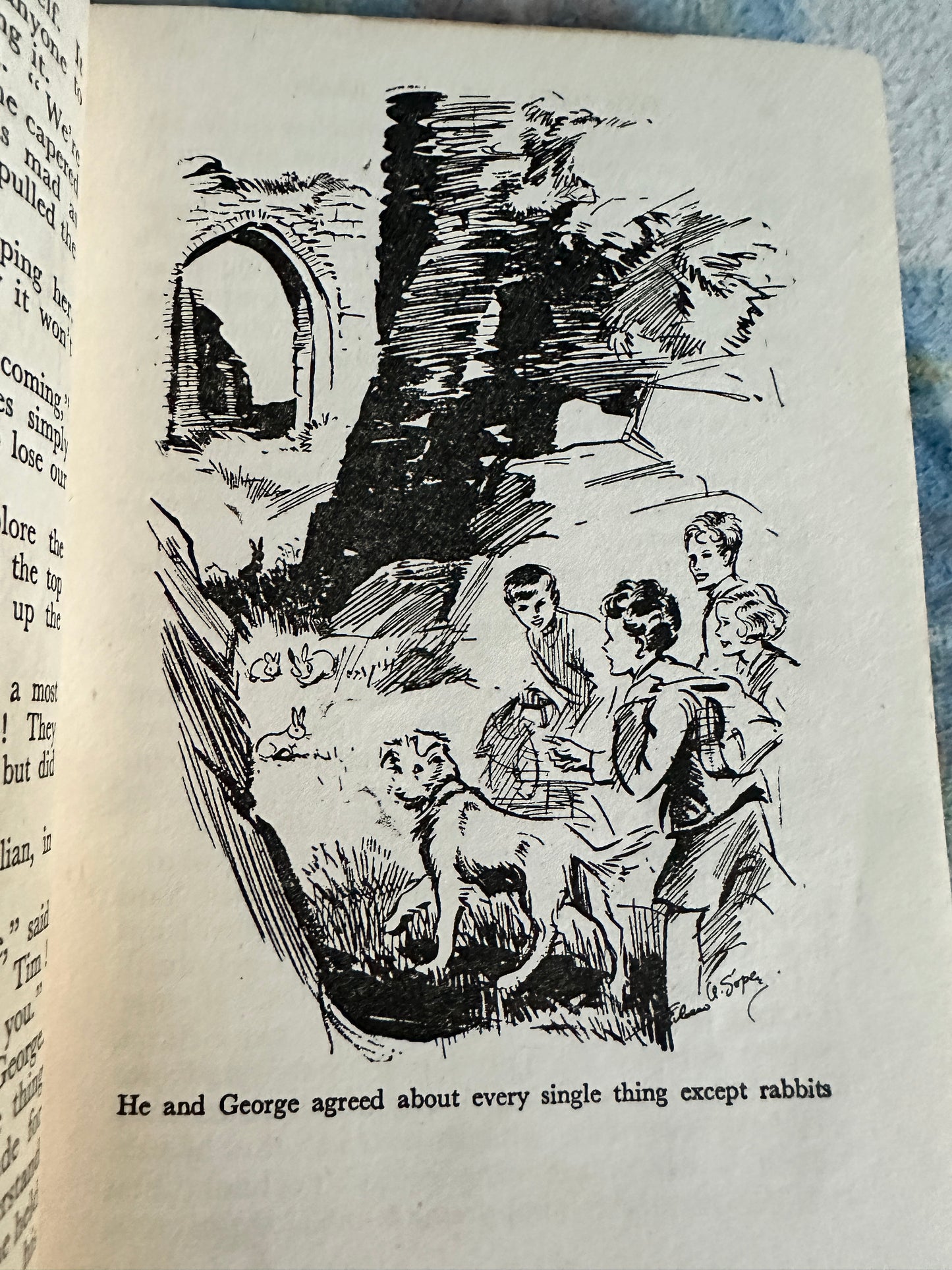 1942(Sept)Five On A Treasure Island - Enid Blyton(Eileen A. Soper illustration) Hodder & Stoughton