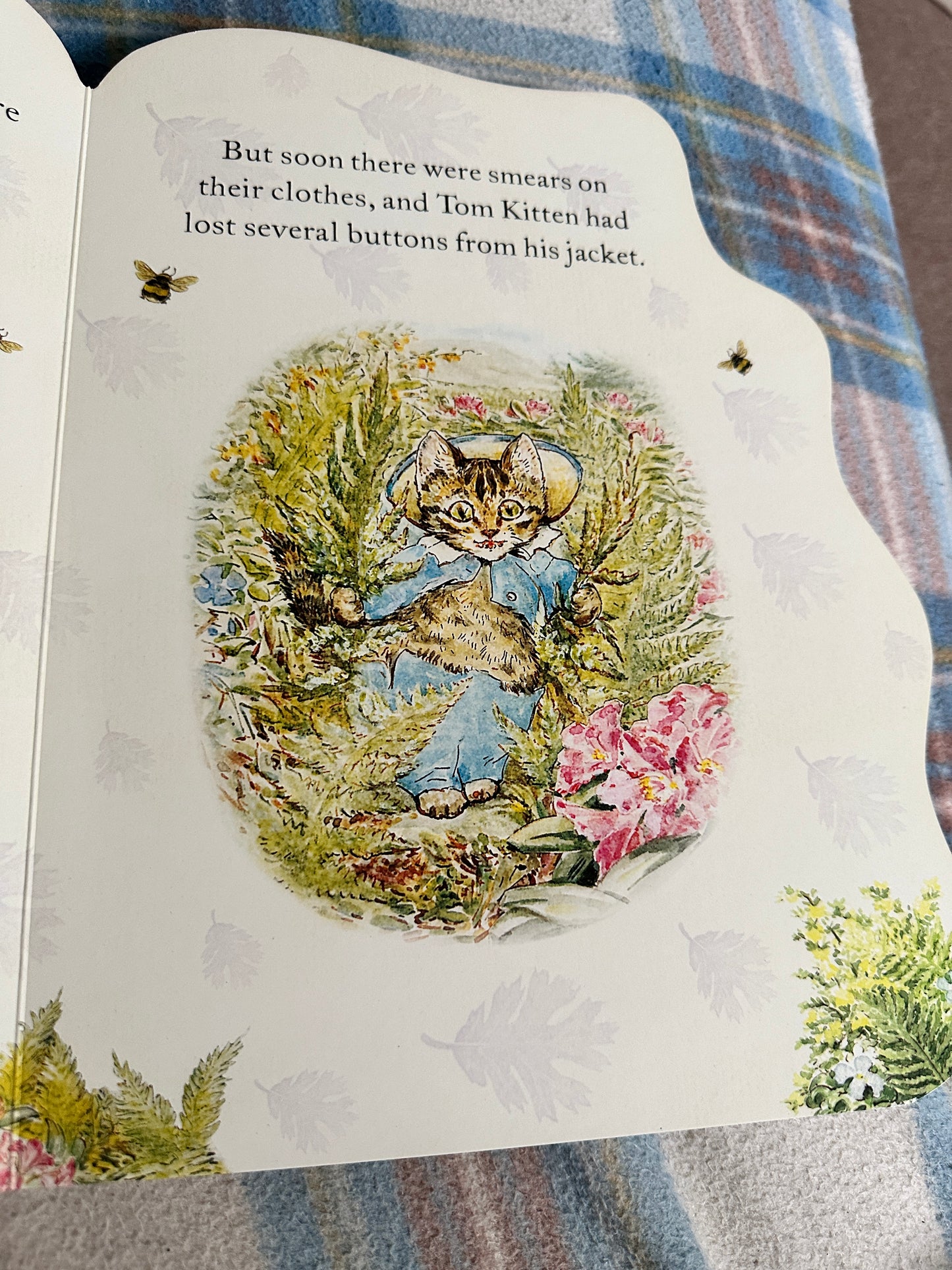 2006 Tom Kitten(Shaped board book) Beatrix Potter(Frederick Warne & Co Ltd)