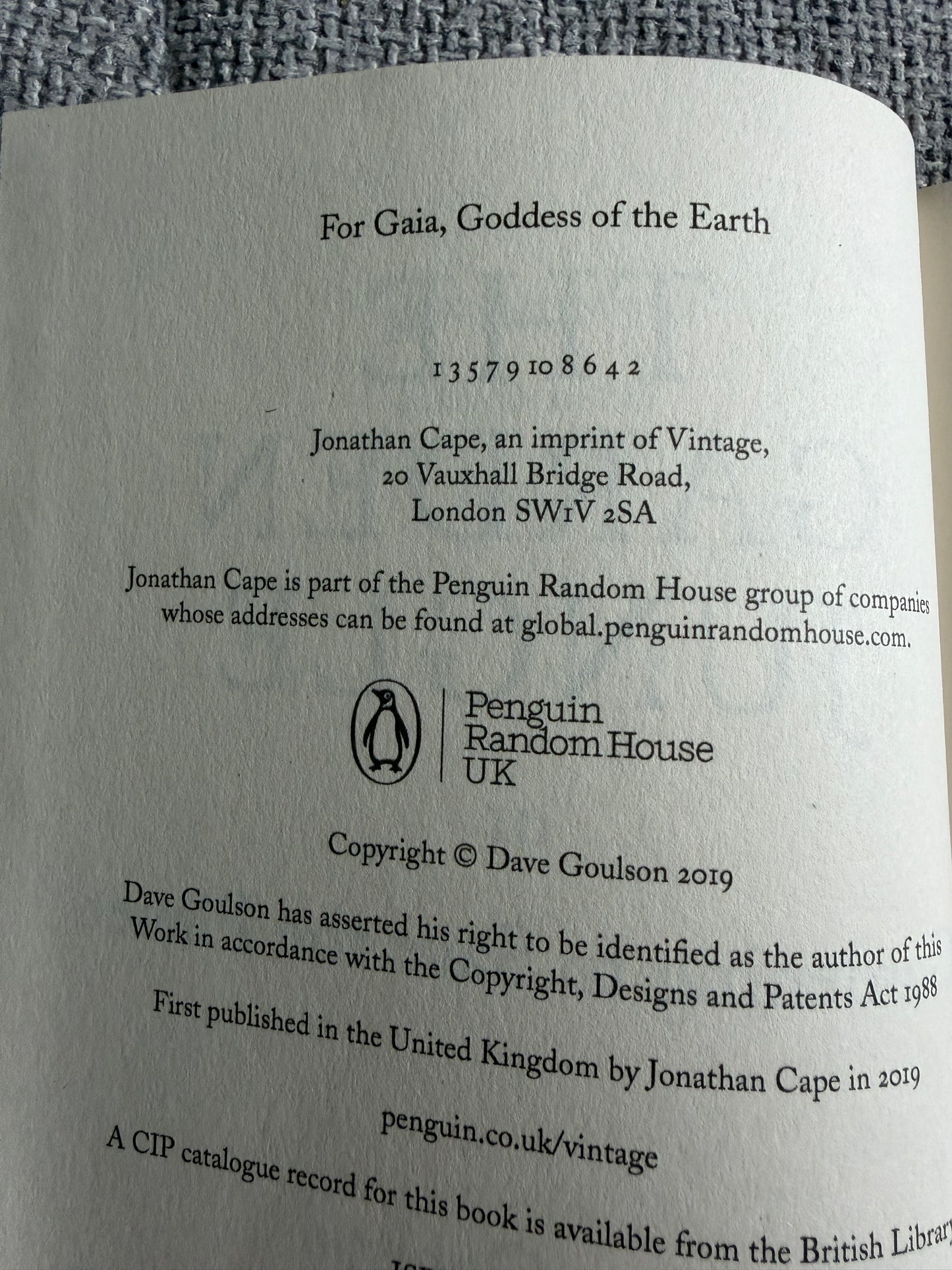 The Garden Jungle Book: Gardening to Save the Planet by Dave Goulson - Jonathan Cape Edition 2019