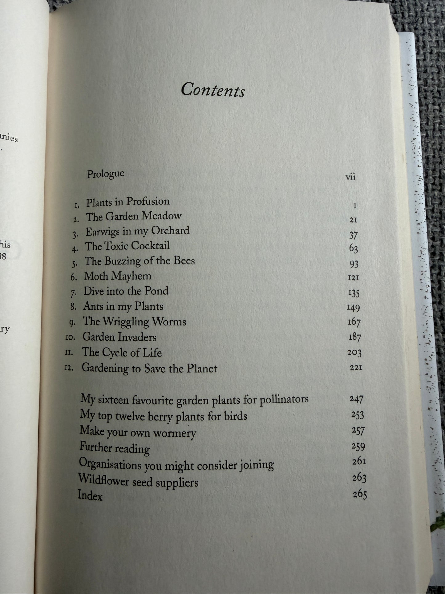 The Garden Jungle Book: Gardening to Save the Planet by Dave Goulson - Jonathan Cape Edition 2019