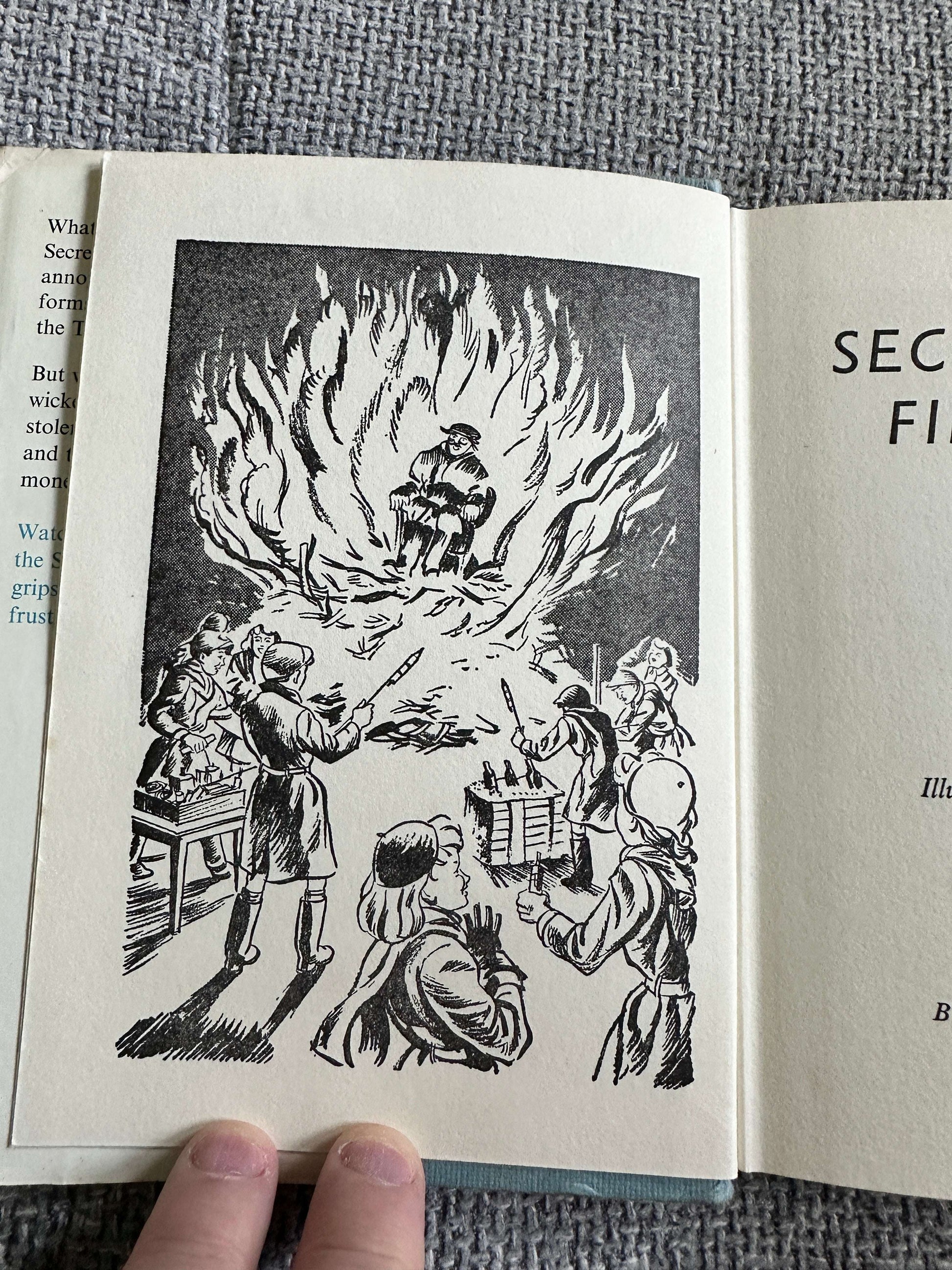 1967 Secret Seven Fireworks - Enid Blyton (Burgess Sharrocks Illust) Brockhampton Press
