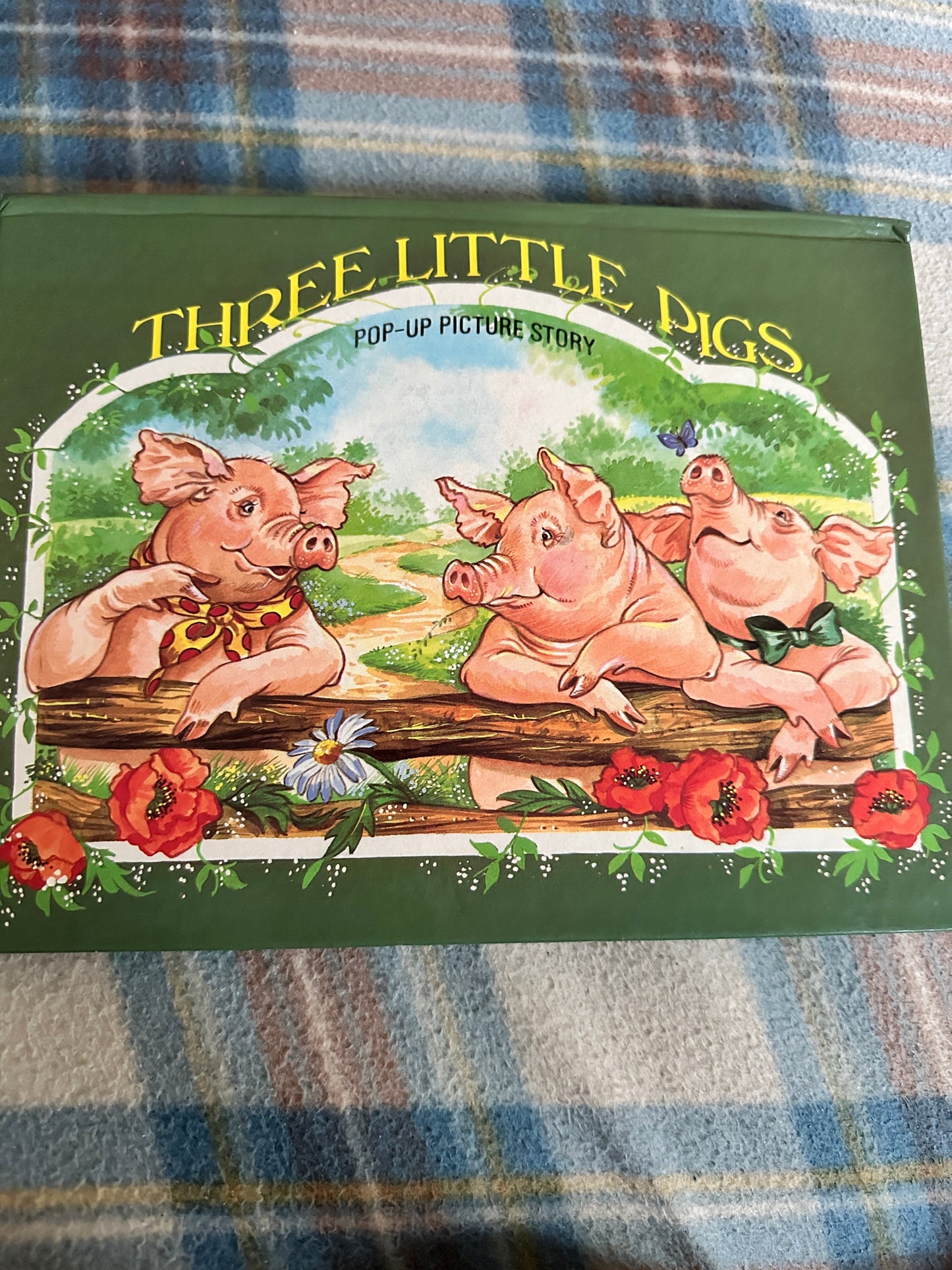 1990 Three Little Pigs Pop-Up (Pamela Storey illustration)Brown Watson