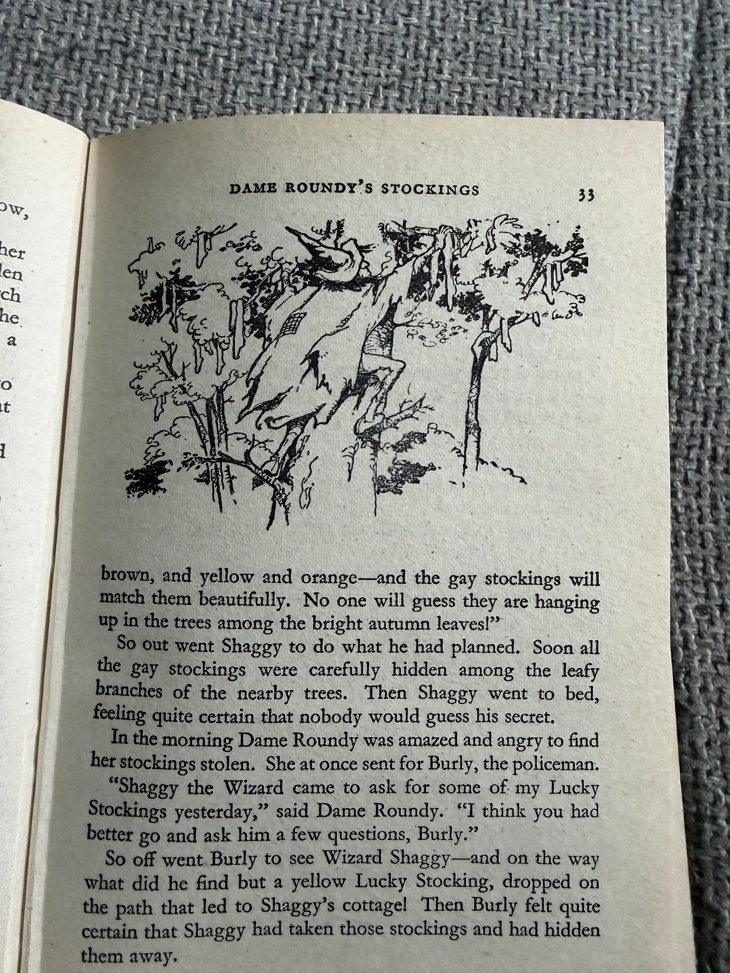 1964 Happy Hours Story Book - Enid Blyton (Dean & Son Ltd)