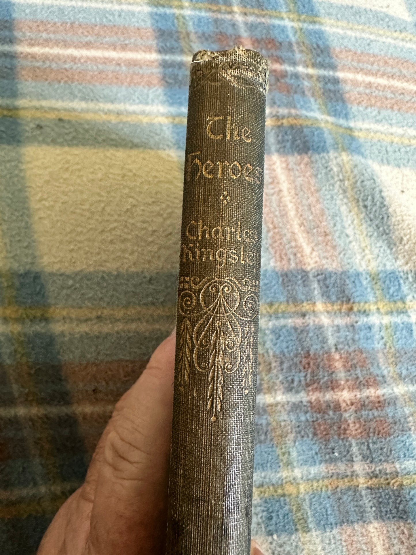 1900c The Heroes - Charles Kingsley (Everett Library)