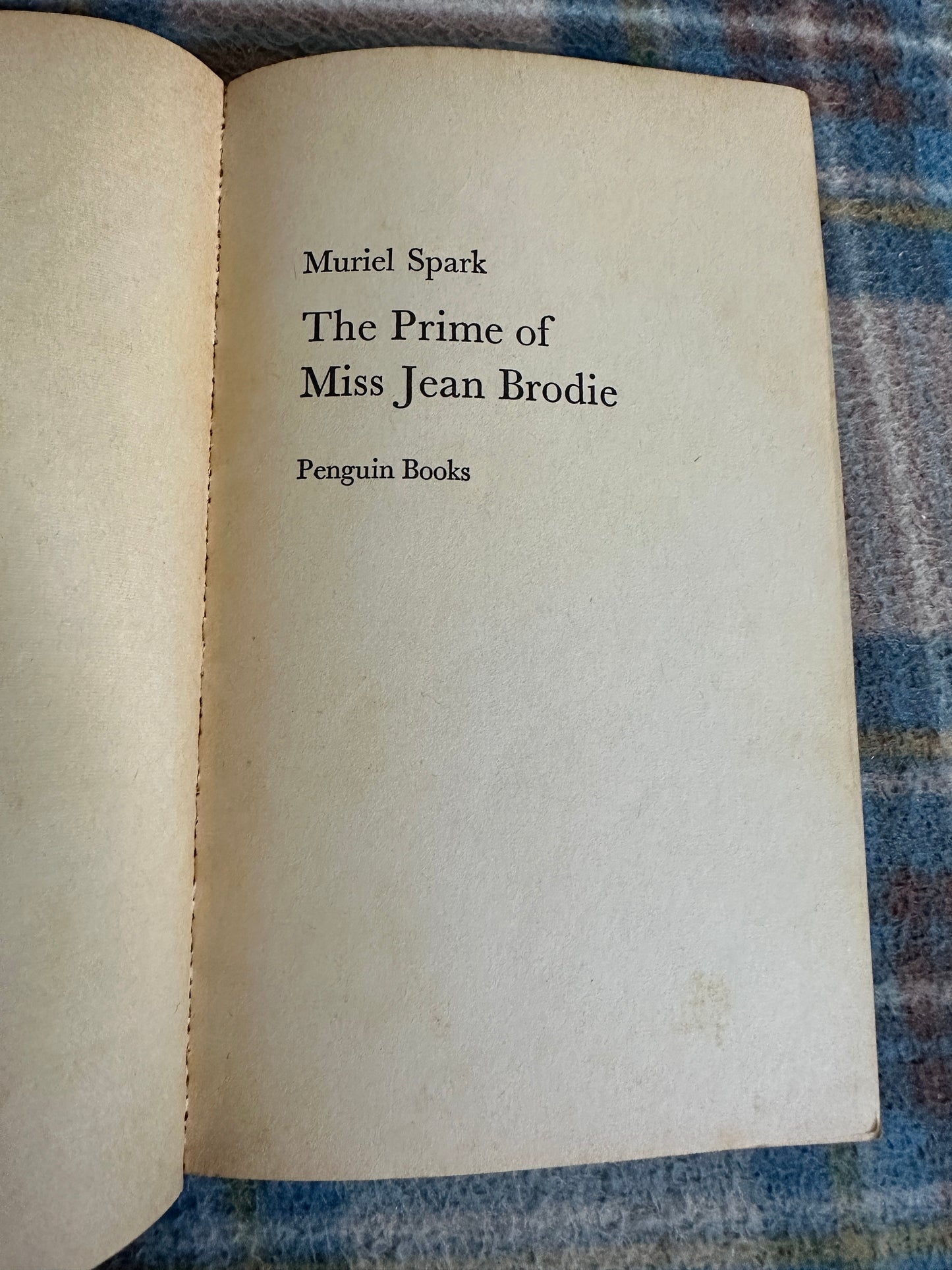 1969 The Prime of Miss Jean Brodie - Muriel Spark(Penguin)