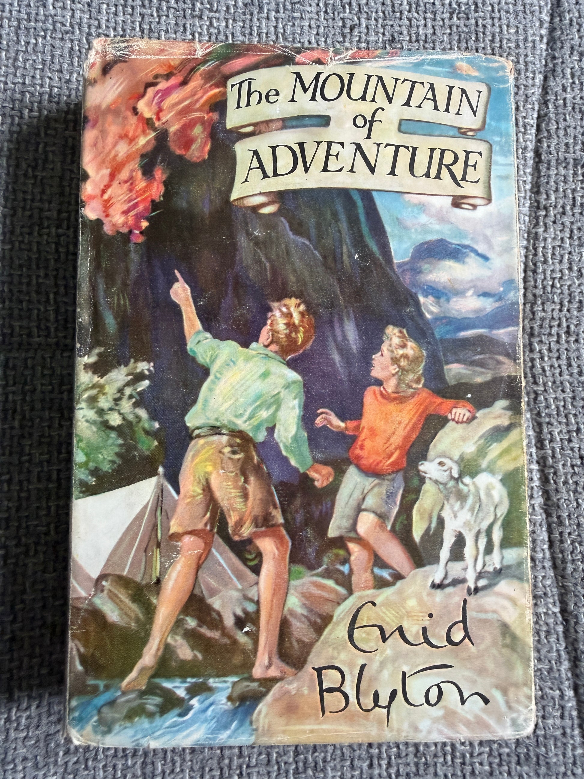 1974 The Mountain Of Adventure - Enid Blyton (Stuart Tresilian illust) MacMillan - Honeyburn Books (UK)