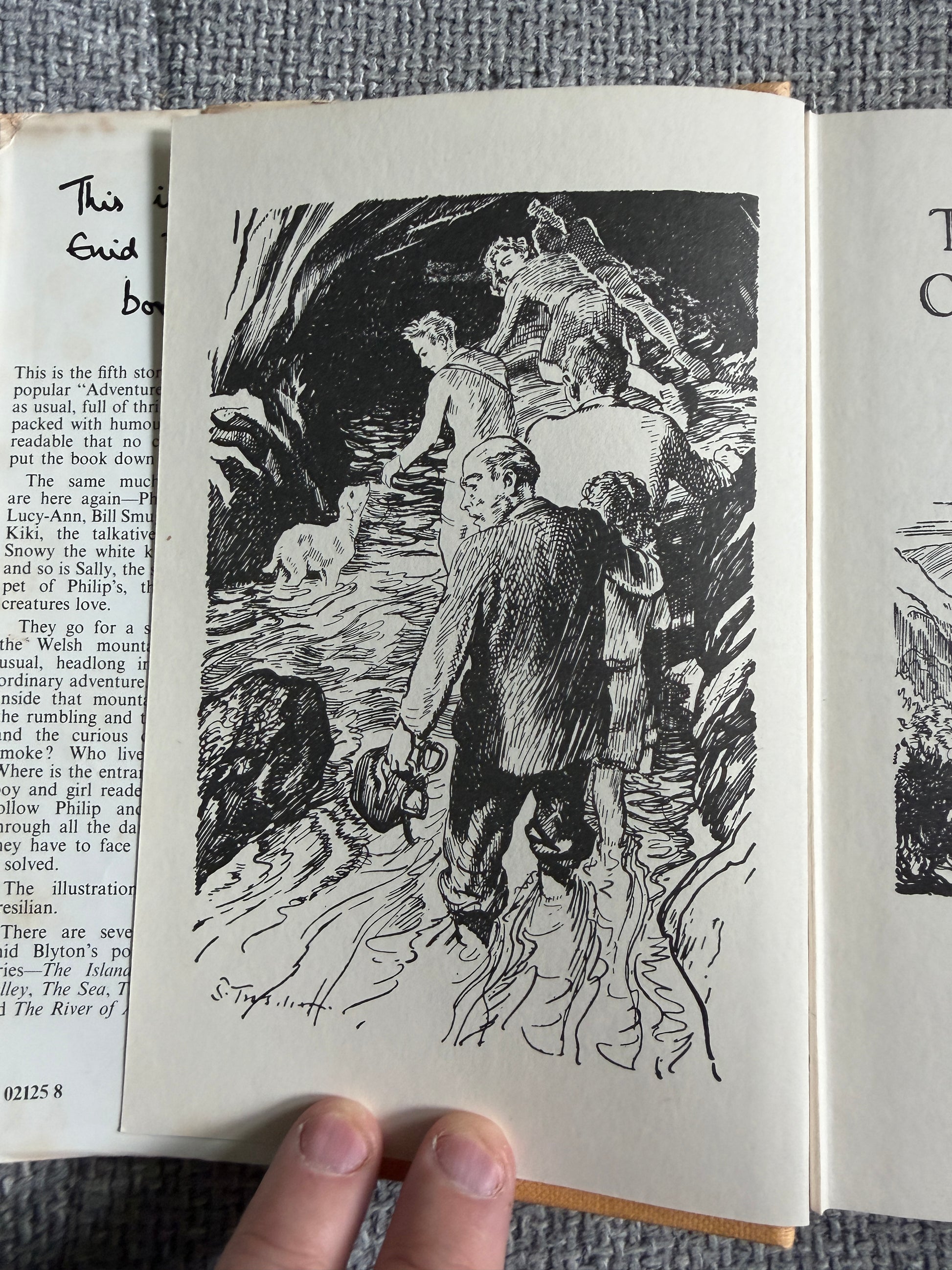 1974 The Mountain Of Adventure - Enid Blyton (Stuart Tresilian illust) MacMillan - Honeyburn Books (UK)