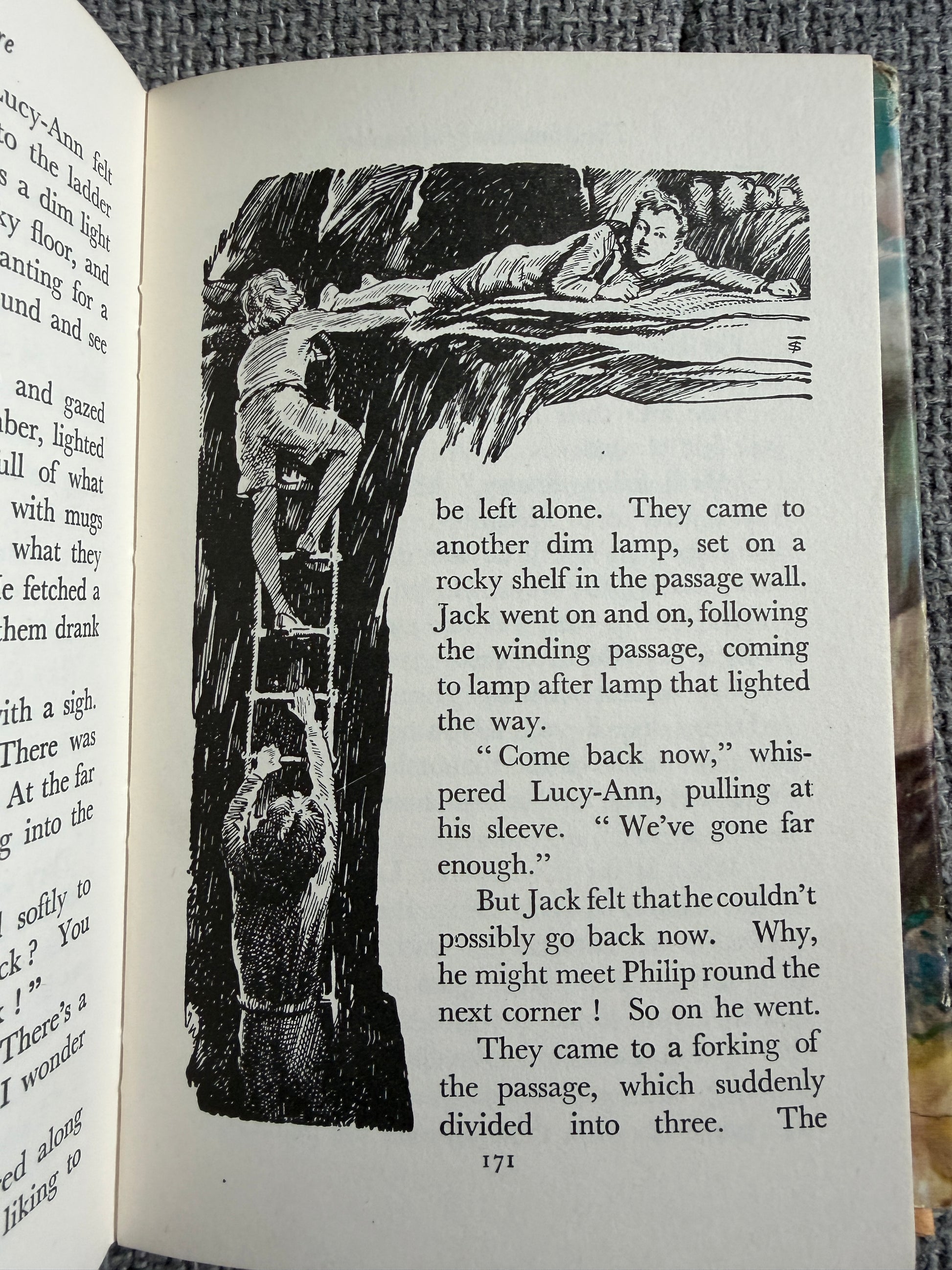 1974 The Mountain Of Adventure - Enid Blyton (Stuart Tresilian illust) MacMillan - Honeyburn Books (UK)