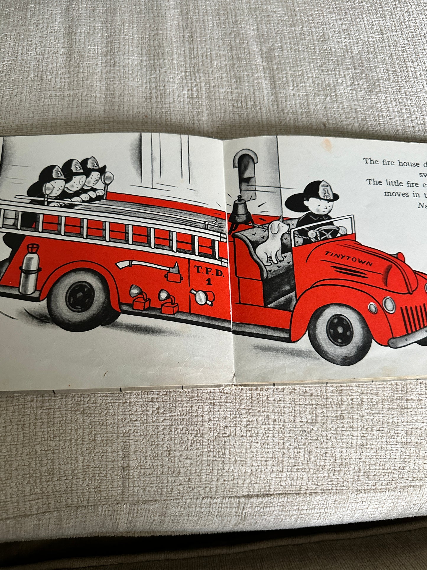 1968 The Little Red Fire Engine - Lois Lenski(Oxford University Press)