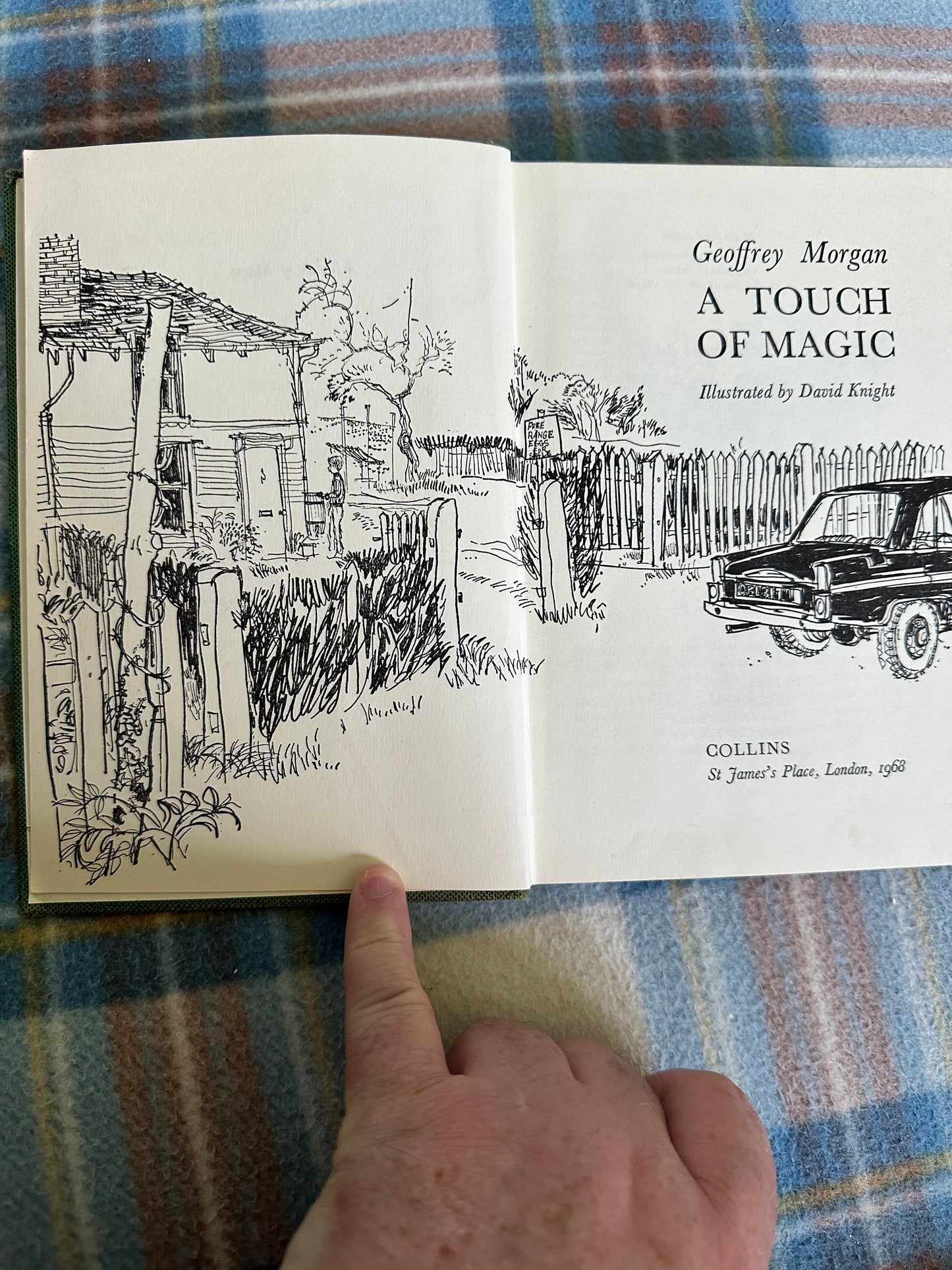 1968*1st* A Touch Of Magic - Geoffrey Morgan(David Knight Illust) Collins