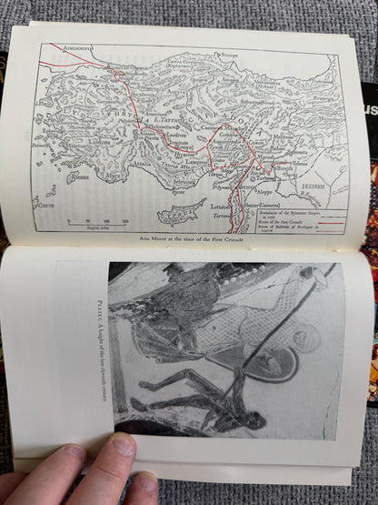 Steven Runciman – A History of the Crusades Vols. 1–3. Complete Peregrine Books 1965 edition. Original Penguin slipcase. Peregrine Books