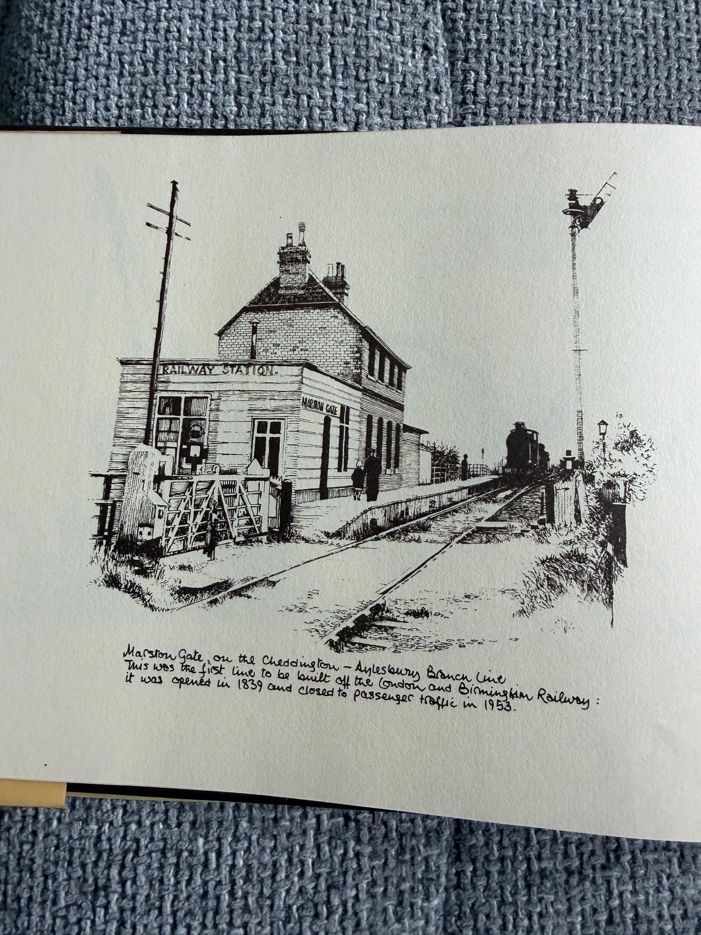 1989 Country Railwaymen A Notebook of Engine Driver’s Tales - A. E. Grigg (Alan P. Walker drawings) David & Charles Pub