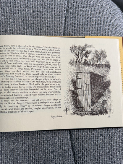 1989 Country Railwaymen A Notebook of Engine Driver’s Tales - A. E. Grigg (Alan P. Walker drawings) David & Charles Pub