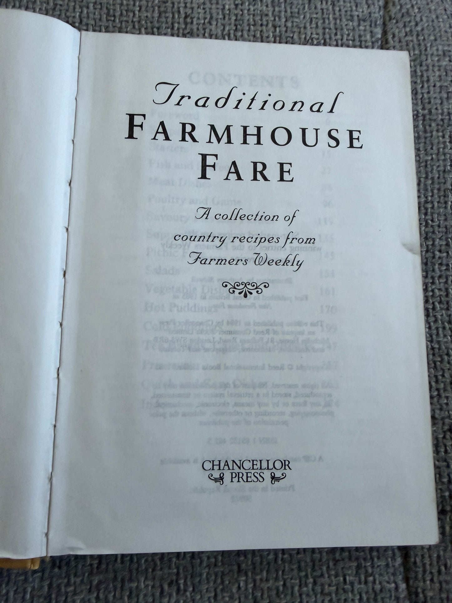 1994 Traditional Farmhouse Fare (Chancellor Press) A Collection Of Recipes From Farmer’s Weekly