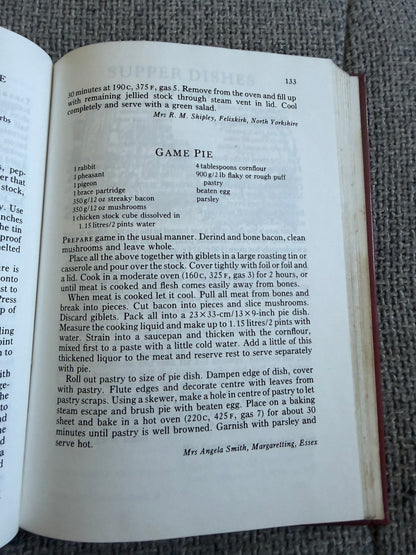 1994 Traditional Farmhouse Fare (Chancellor Press) A Collection Of Recipes From Farmer’s Weekly