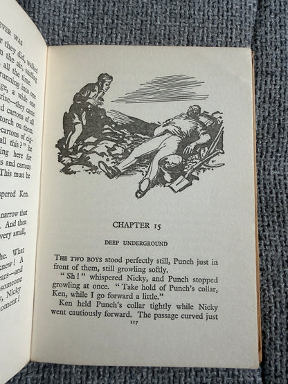 1961*1st* The Mystery That Never Was - Enid Blyton (Gilbert Dunlop illust) Collins