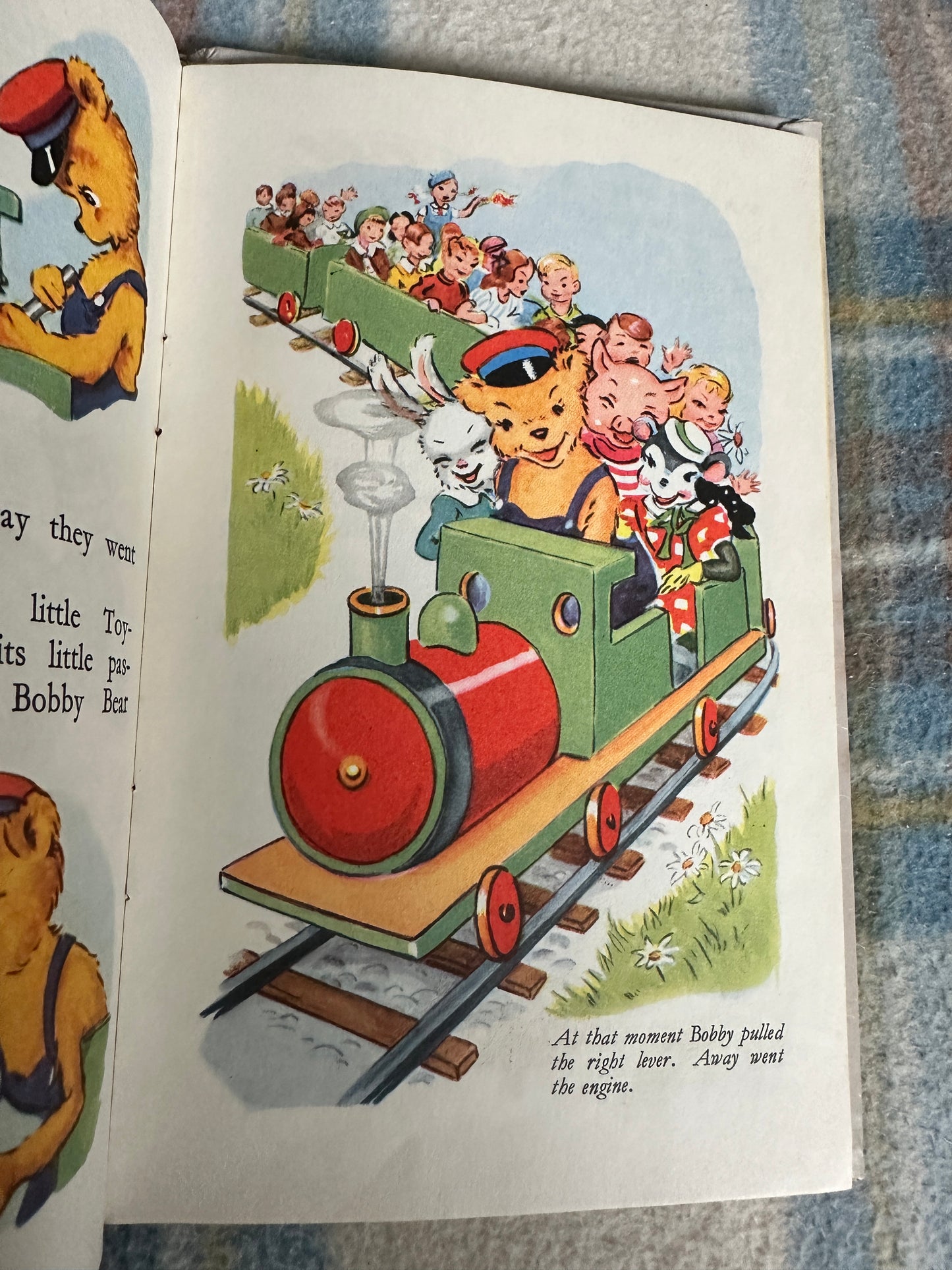 1968*1st* The Bobby Bear Express - Arthur Groom(Little Poppet Series) Dean & Son Ltd