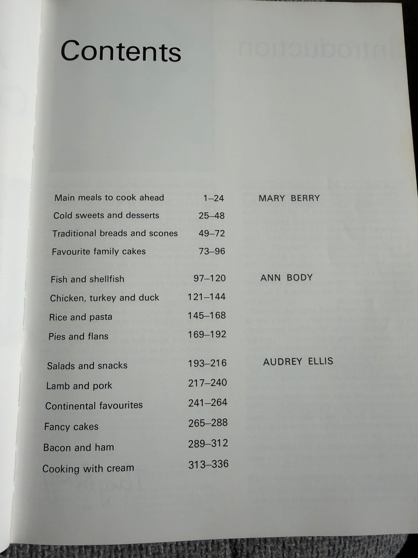 1990 Hamlyn All Colour Cook Book - Mary Berry, Ann Body & Audrey Ellis (Hamlyn Publishing Group)