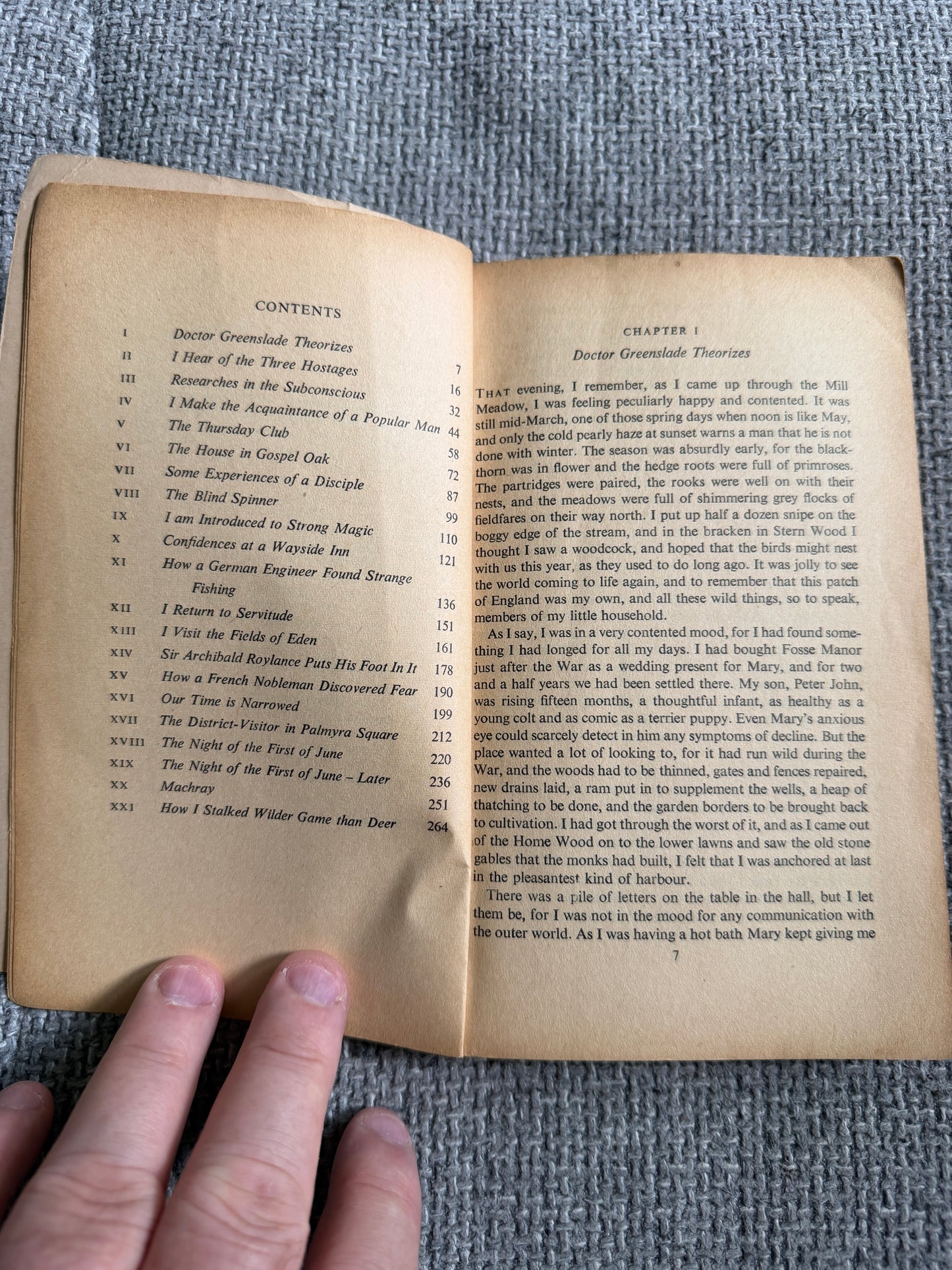 1955 The Three Hostages - John Buchan (Penguin Books)