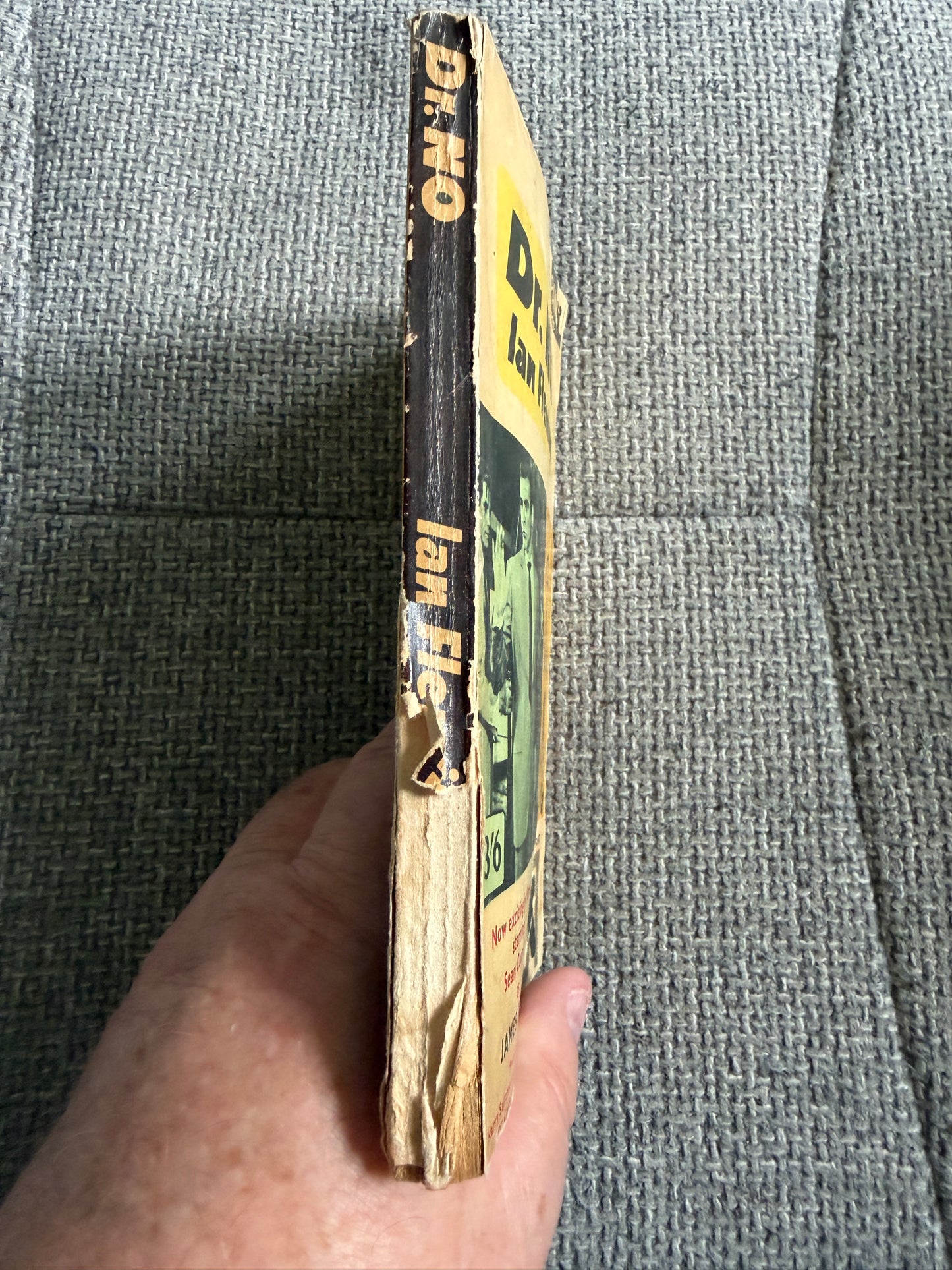 1963 Dr. No (James Bond) Ian Fleming (Pan Books)