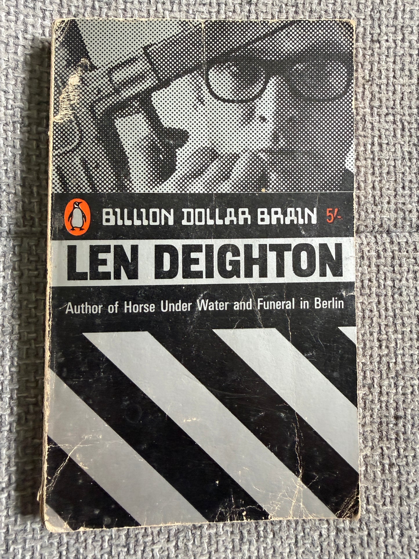 1967 Billion Dollar Brain - Len Deighton (Penguin Books)