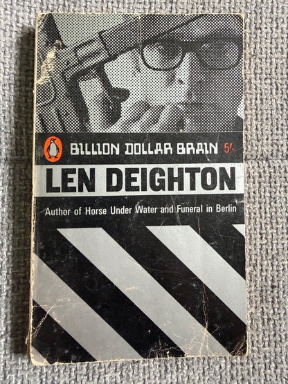 1967 Billion Dollar Brain - Len Deighton (Penguin Books)