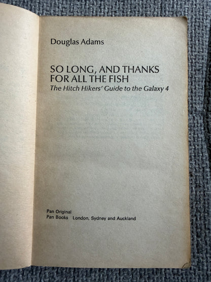 1985 So Long, & Thanks For All The Fish - Douglas Adams (Pan Books)