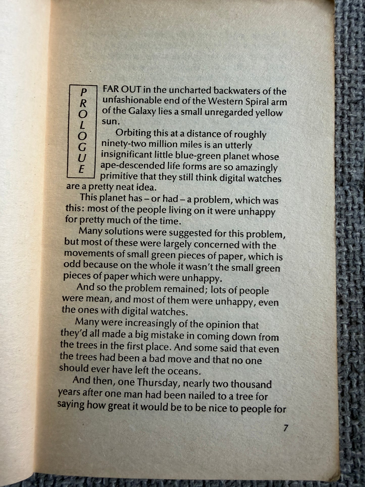 1985 So Long, & Thanks For All The Fish - Douglas Adams (Pan Books)
