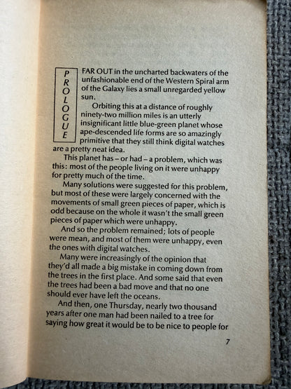1985 So Long, & Thanks For All The Fish - Douglas Adams (Pan Books)