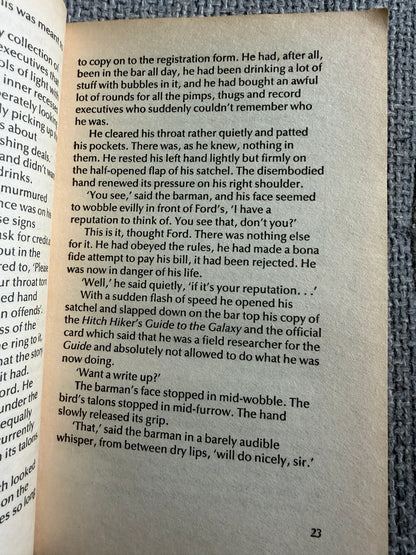 1985 So Long, & Thanks For All The Fish - Douglas Adams (Pan Books)