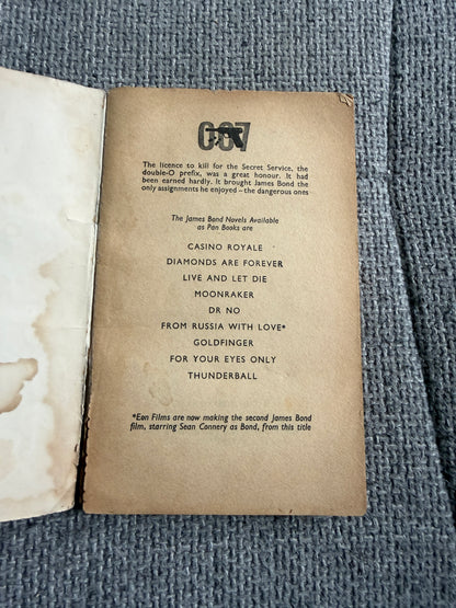 1963 Casino Royale (James Bond) Ian Fleming (Pan Books)