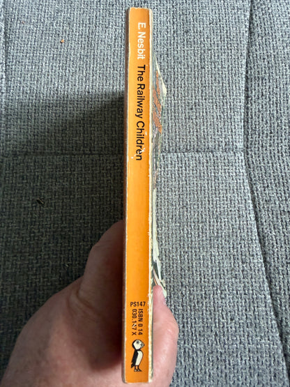 1975 The Railway Children - E. Nesbit (C. E. Brock illust) Penguin Books