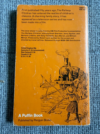 1975 The Railway Children - E. Nesbit (C. E. Brock illust) Penguin Books