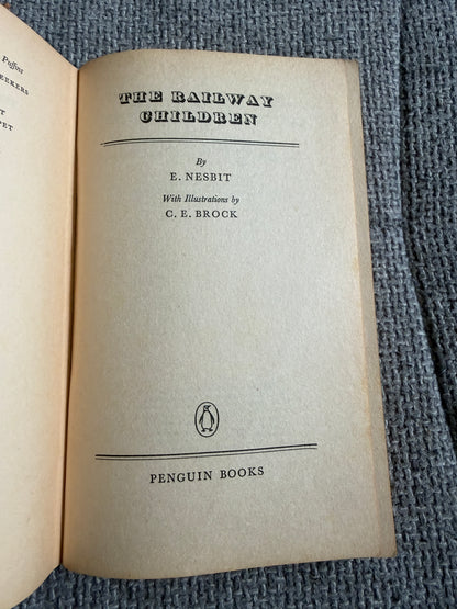 1975 The Railway Children - E. Nesbit (C. E. Brock illust) Penguin Books