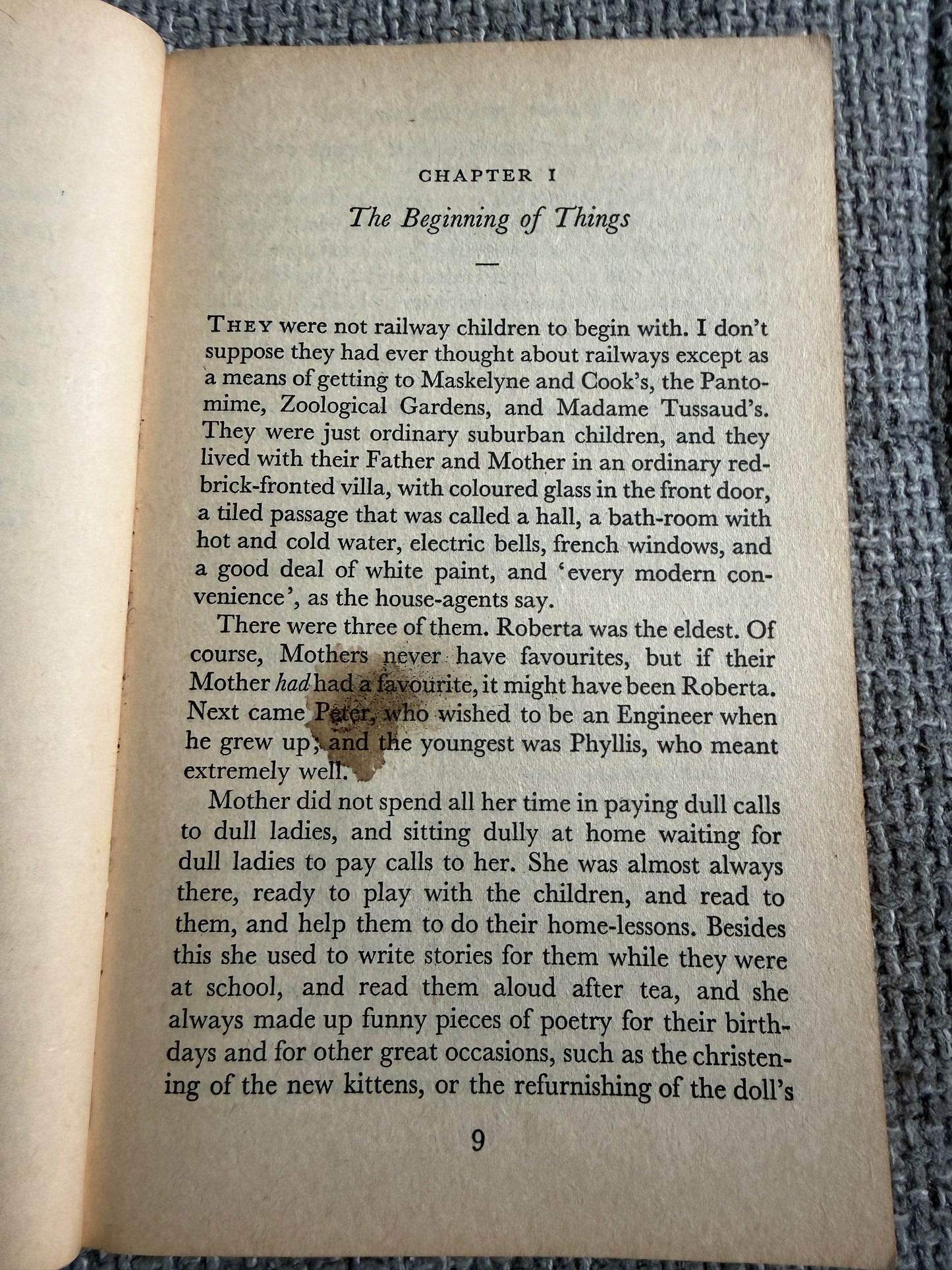 1975 The Railway Children - E. Nesbit (C. E. Brock illust) Penguin Books
