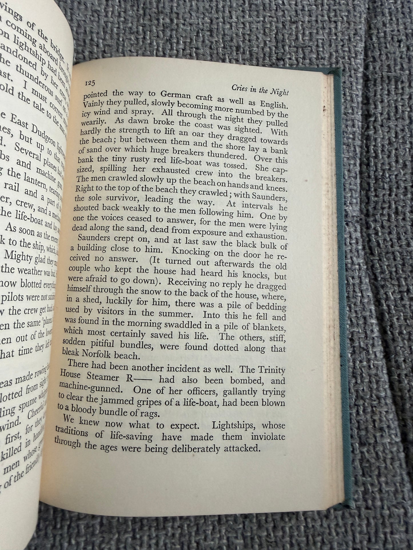 1947 Looming Lights - George Goldsmith Carter (Readers Union & Constable)