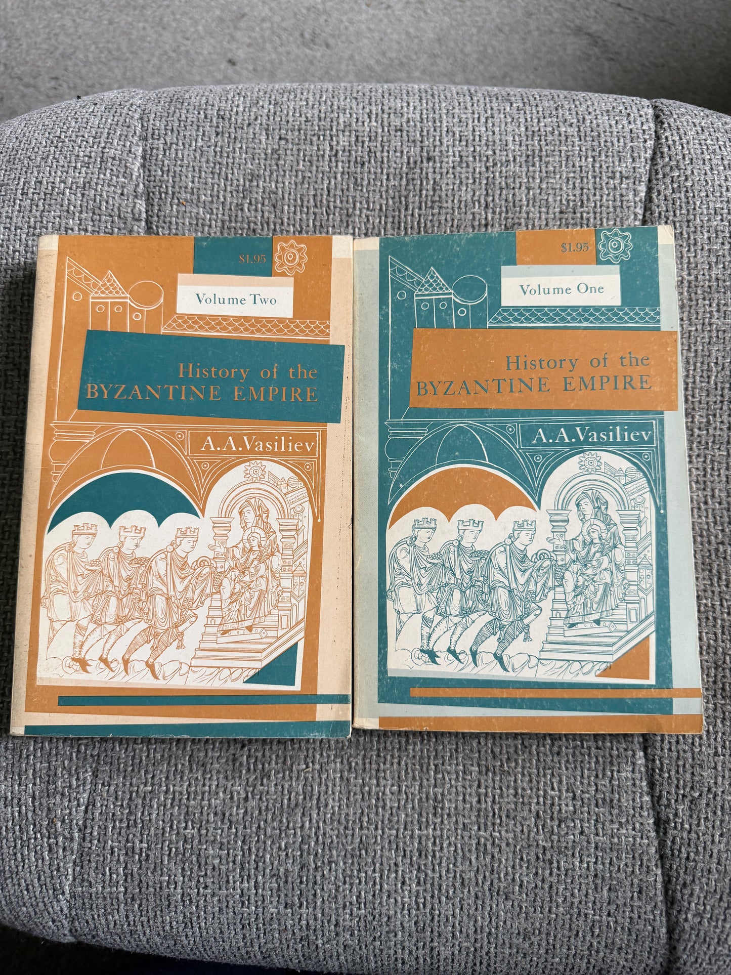 1964 History Of The Byzantine Empire (2volumes) A. A. Vasiliev (University of Wisconsin Press)