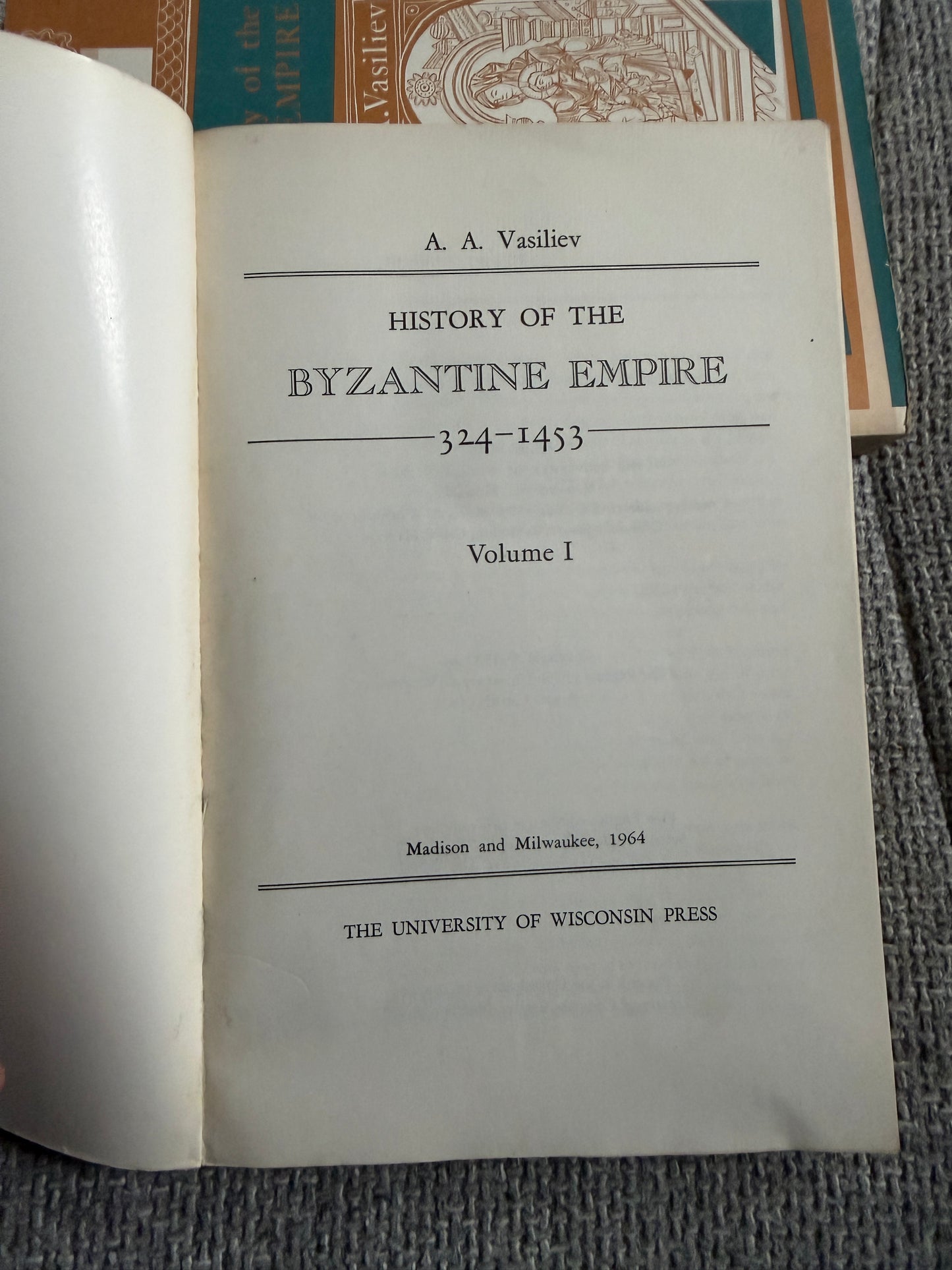 1964 History Of The Byzantine Empire (2volumes) A. A. Vasiliev (University of Wisconsin Press)