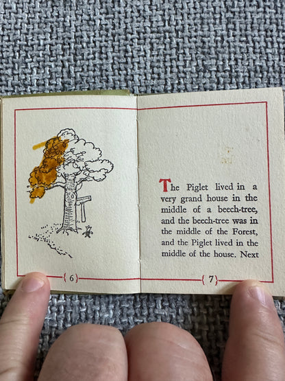 1975 Pooh & Piglet Go Hunting & Nearly Catch A Woozle- A. A. Milne(Ernest Shepard) Methuen miniature